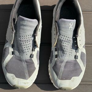 On Running Gray Athletic Shoes Size W6